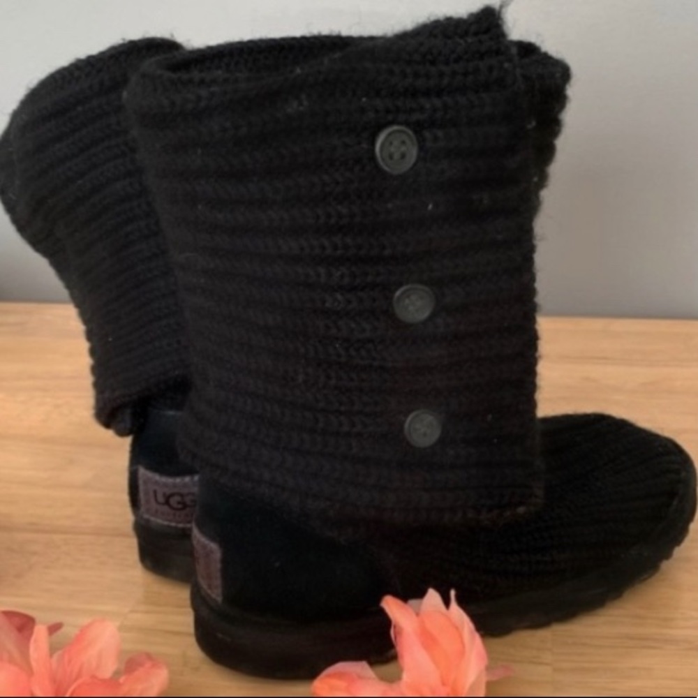 UGG - black - 2 length - buttons